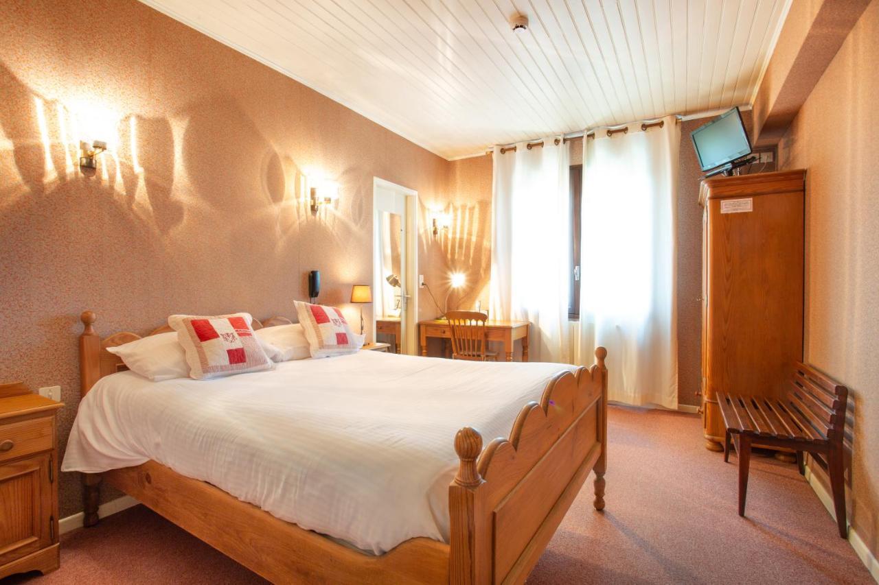 Logis Hotel Et Restaurant La Bombardiere Cuq-Toulza Exteriör bild